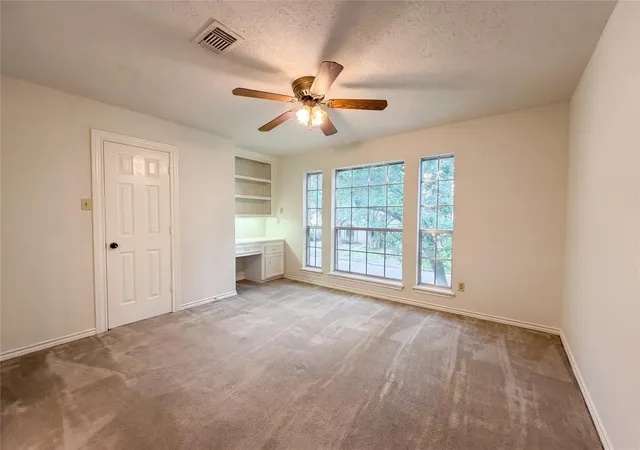 Photo 3 of Sale Pending at 6902 Fawncliff Dr, Houston, TX 77069 | MLS# 69399812 | Listing updated on 2026-09-17