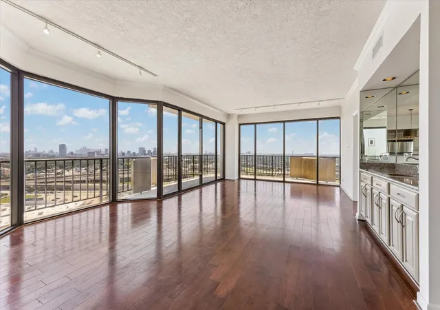 3rd image of 3350 Mccue Rd #2204, Houston, TX 77056 | MLS# 43686646