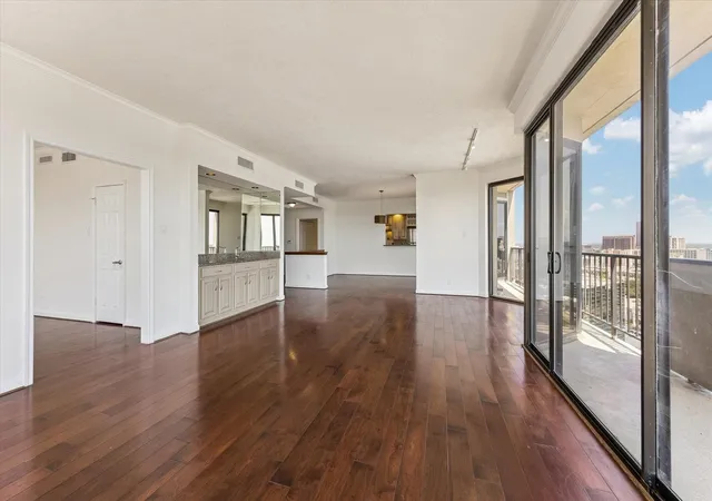 5th image of 3350 Mccue Rd #2204, Houston, TX 77056 | MLS# 43686646
