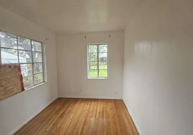 10th image of 121 E Riverwood Dr, Houston, TX 77076 | MLS# 3509857