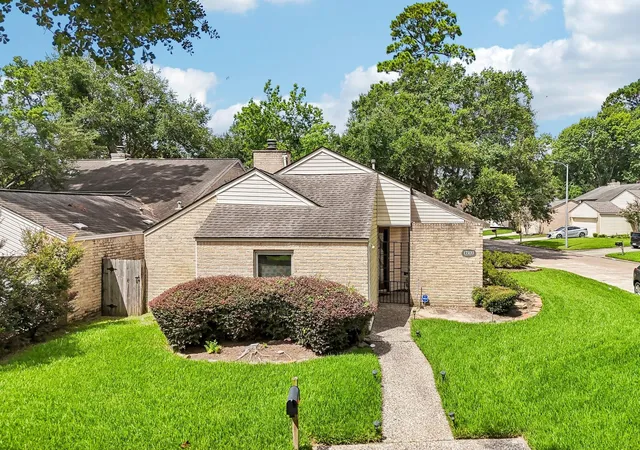 Photo 1 of Single family home for sale at 17231 Meadow Butte Dr, Houston, TX 77090 | MLS# 40810656 | Listing updated on 2026-09-22