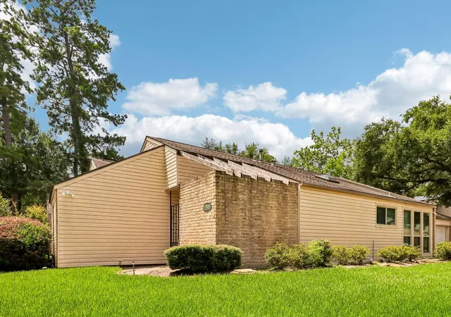Photo 3 of Single family home for sale at 17231 Meadow Butte Dr, Houston, TX 77090 | MLS# 40810656 | Listing updated on 2026-09-22