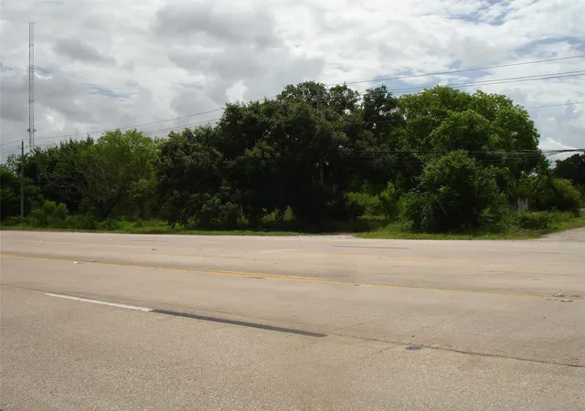Photo 3 of Land for sale at 3207 W Parkwood Ave, Friendswood, TX 77546 | MLS# 30867756 | Listing updated on 2026-07-02