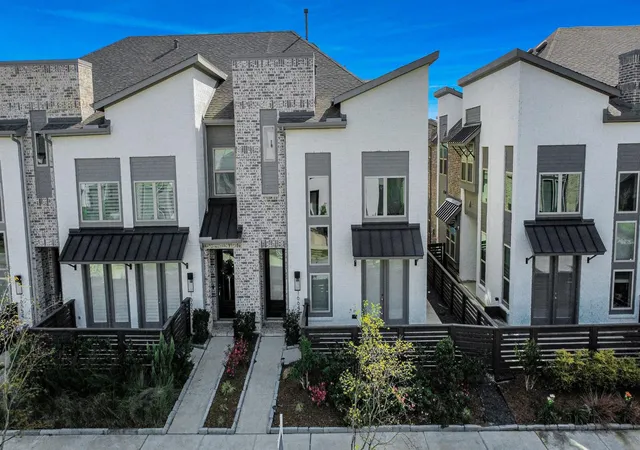 Photo 2 of Townhouse for sale at 16646 Texas Hl Country Rd, Cypress, TX 77433 | MLS# 28072878 | Listing updated on 2026-09-12