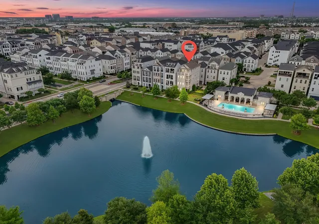 3rd image of 3709 Somerset Commons Ln, Houston, TX 77055 | MLS# 73945066