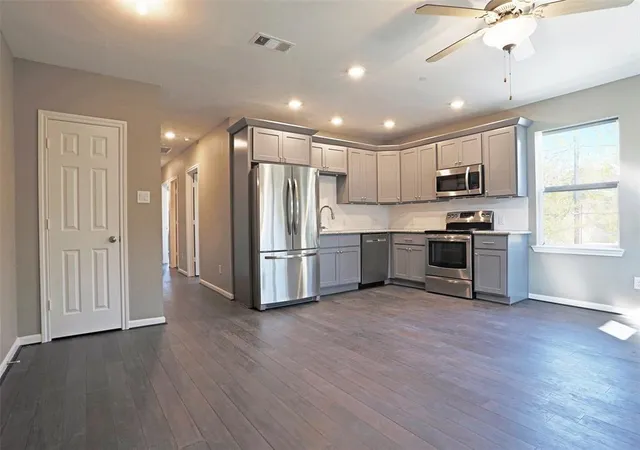 3rd image of 1501 Hawthorne St, Houston, TX 77006 | MLS# 71709559