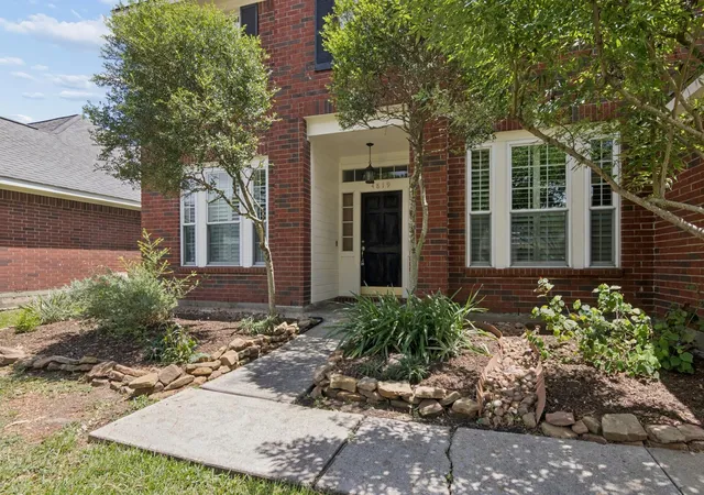 4th image of 4819 Stone Harbor Dr, Friendswood, TX 77546 | MLS# 35248510