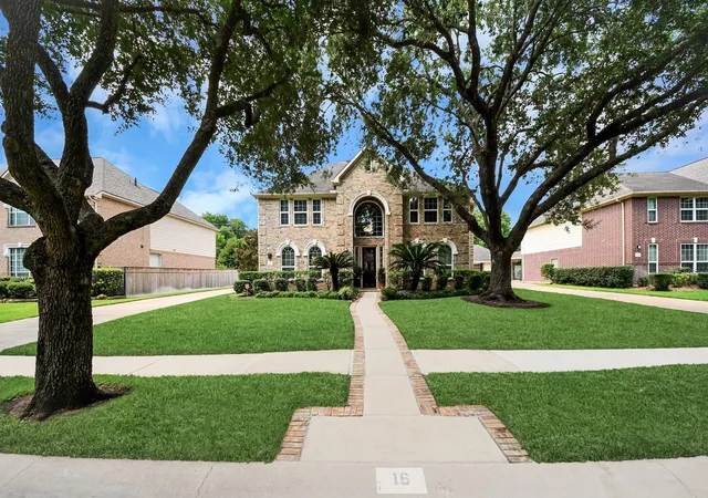 1st image of 16 Twin Valley Dr, Sugar Land, TX 77479 | MLS# 97511148