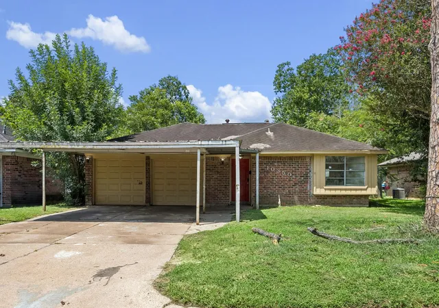 Photo 1 of Single family home for sale at 10350 Stover St, Houston, TX 77075 | MLS# 7232540 | Listing updated on 2026-08-04