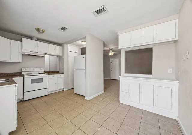 Photo 3 of Single family home for sale at 10350 Stover St, Houston, TX 77075 | MLS# 7232540 | Listing updated on 2026-08-04