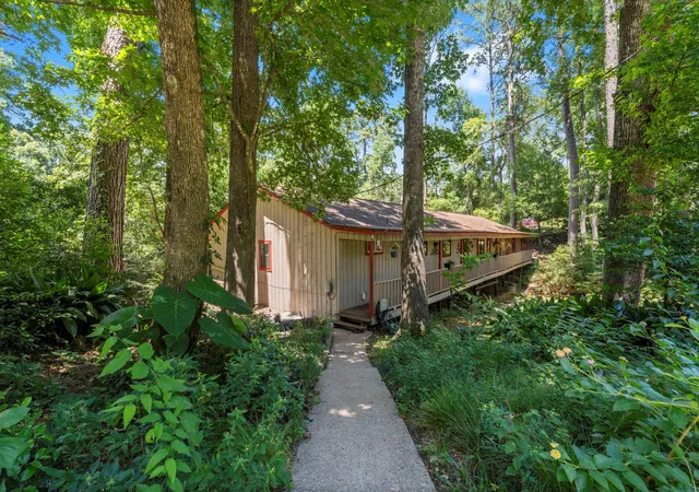 3rd image of 114 Hillendale Dr, Livingston, TX 77351 | MLS# 55987015