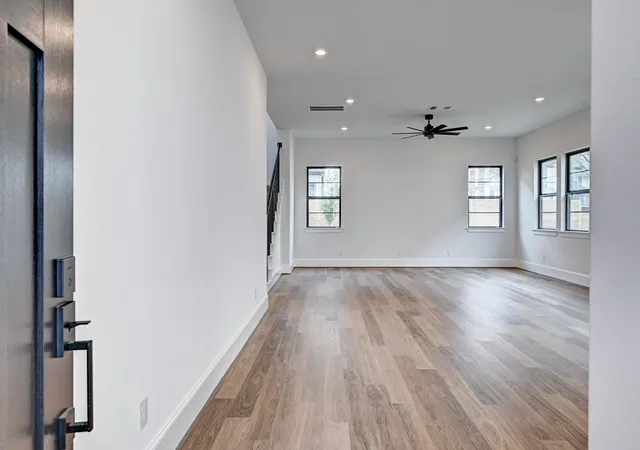 3rd image of 12008 Royal Oaks Banner Way, Houston, TX 77082 | MLS# 18596400