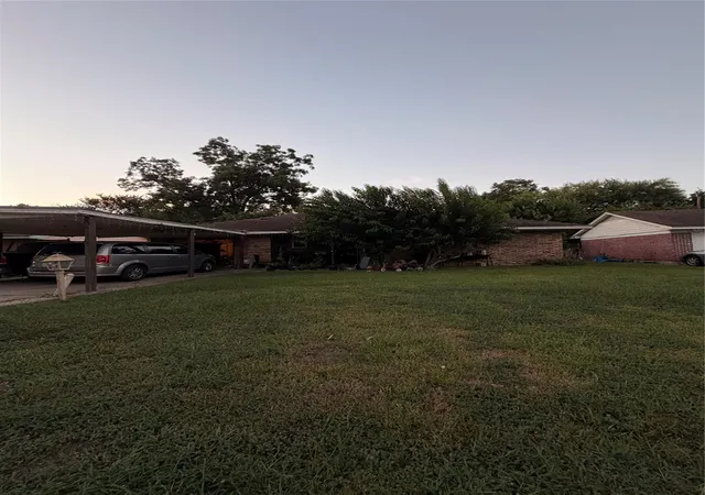 2nd image of 5715 Waterford Dr, Houston, TX 77033 | MLS# 44891306