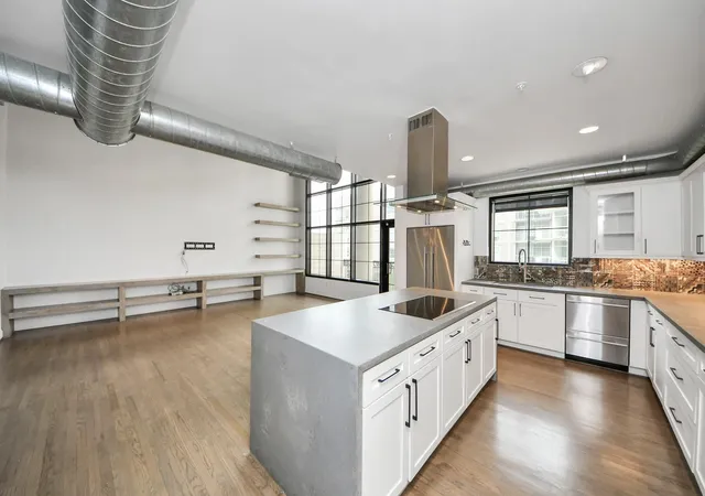 Photo 4 of Sale Pending at 1005 S Shepherd Dr #616, Houston, TX 77019 | MLS# 33247314 | Listing updated on 2026-08-20