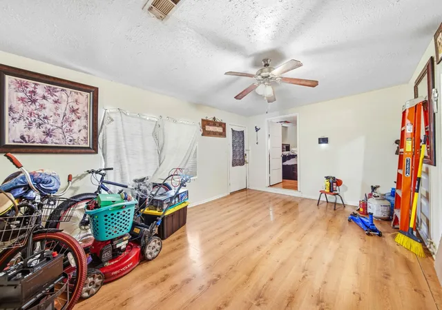 Homes for sale in Houston, TX | 5003 Ridgeway Dr, Houston, TX 77033 | MLS# 80306353