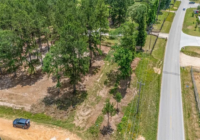 4th image of 13907 Willis Waukegan Rd, Conroe, TX 77303 | MLS# 76962126
