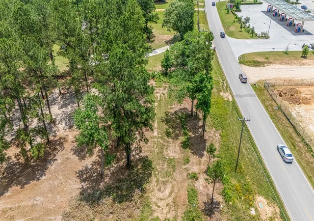 5th image of 13907 Willis Waukegan Rd, Conroe, TX 77303 | MLS# 76962126