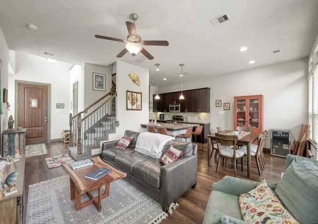 4th image of 18 Aventura Pl, Spring, TX 77389 | MLS# 33321082