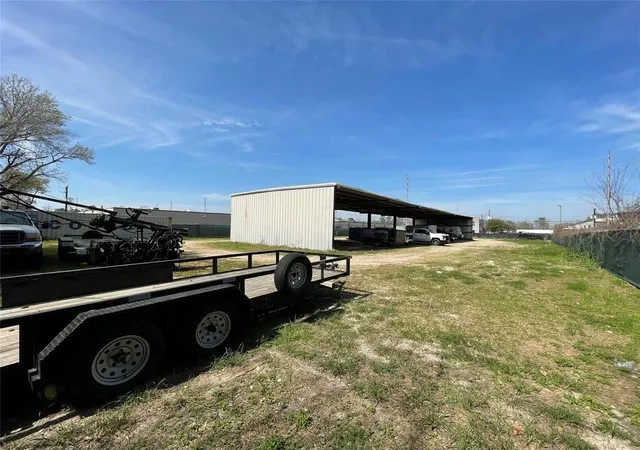 Photo 4 of Land for sale at 3502 Pinemont Dr, Houston, TX 77018 | MLS# 15580070 | Listing updated on 2026-08-27
