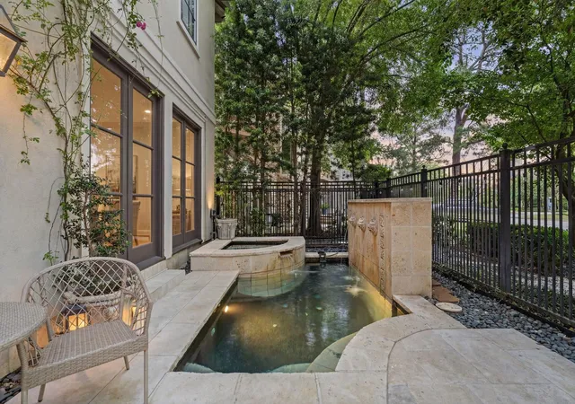 Homes for sale in Houston, TX | 30 Hackberry Ln #A, Houston, TX 77027 | MLS# 29064496