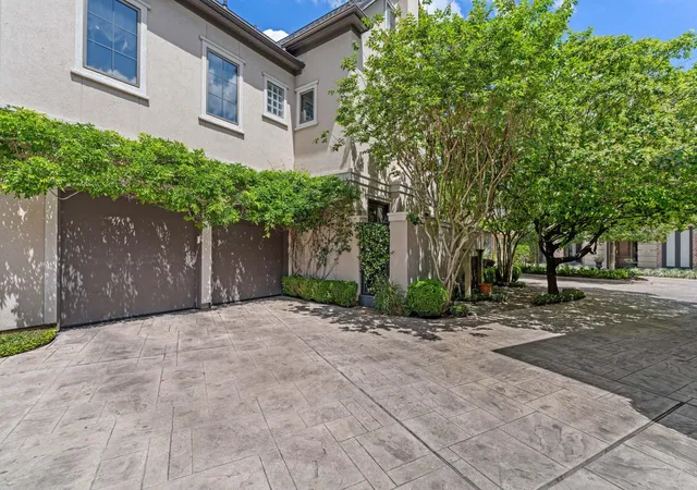 Homes for sale in Houston, TX | 30 Hackberry Ln #A, Houston, TX 77027 | MLS# 29064496