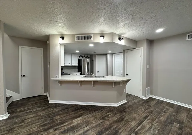 Photo 3 of Townhouse for sale at 54 Evanston St #5, Houston, TX 77015 | MLS# 10628954 | Listing updated on 2026-08-28