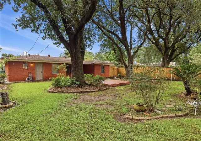 15th image of 627 Crepe Myrtle Ave, Orange, TX 77630 | MLS# 22825422