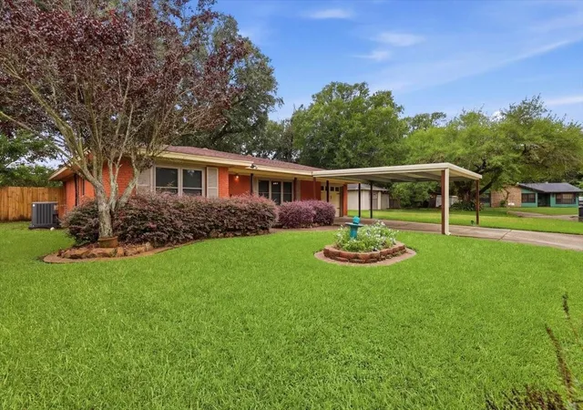 2nd image of 627 Crepe Myrtle Ave, Orange, TX 77630 | MLS# 22825422