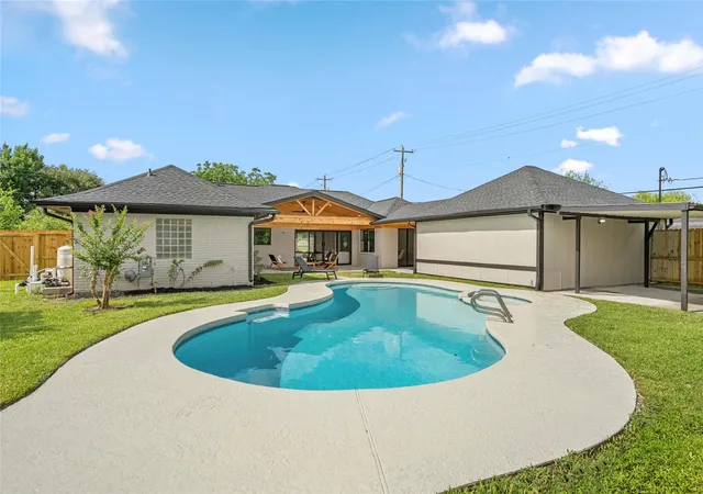 Homes for sale in League City, TX | 698 Orange Grove St, League City, TX 77573 | MLS# 4965681