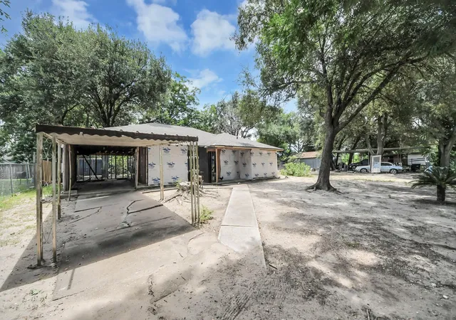 Photo 2 of Single family home for sale at 15127 Almeece St, Houston, TX 77053 | MLS# 14420546 | Listing updated on 2026-08-13
