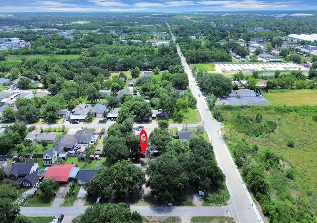 Photo 3 of Single family home for sale at 15127 Almeece St, Houston, TX 77053 | MLS# 14420546 | Listing updated on 2026-08-13