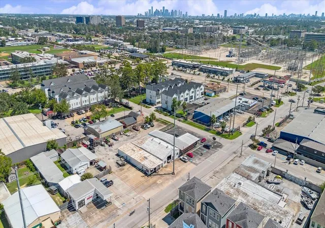 Photo 3 of Land for sale at 3506 Oak Forest Dr, Houston, TX 77018 | MLS# 76493473 | Listing updated on 2026-06-30