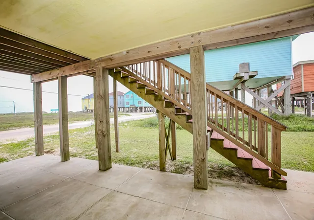 Photo 3 of Sale Pending at 104 Beach Dr, Freeport, TX 77541 | MLS# 87180783 | Listing updated on 2026-09-17
