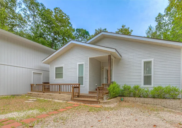 Photo 2 of Sale Pending at 241 E Peterson Loop, Livingston, TX 77351 | MLS# 52309503 | Listing updated on 2026-08-22