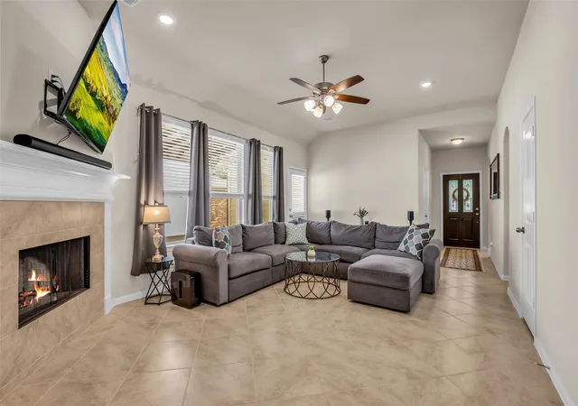 Photo 2 of Single family home for sale at 2923 Whitman Dr, Montgomery, TX 77356 | MLS# 458170 | Listing updated on 2026-09-15