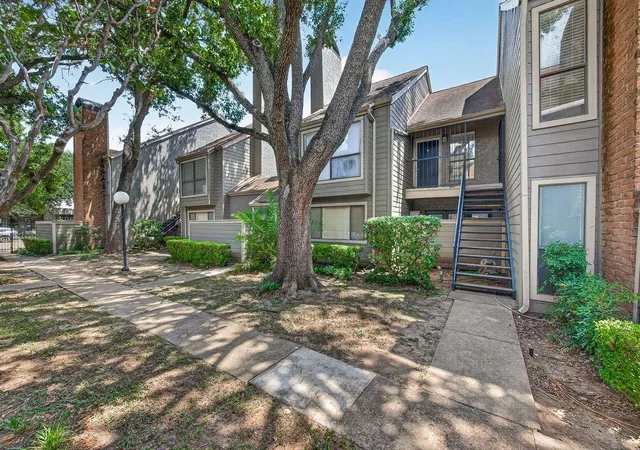 Photo 2 of Condo for sale at 6601 Sands Point Dr #18, Houston, TX 77074 | MLS# 25129606 | Listing updated on 2026-08-31
