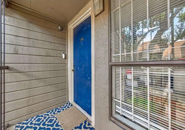 Photo 3 of Condo for sale at 6601 Sands Point Dr #18, Houston, TX 77074 | MLS# 25129606 | Listing updated on 2026-08-31