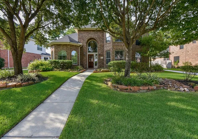 Photo 3 of Single family home for sale at 9722 Blue Cruls Wy, Spring, TX 77379 | MLS# 59048957 | Listing updated on 2026-09-15