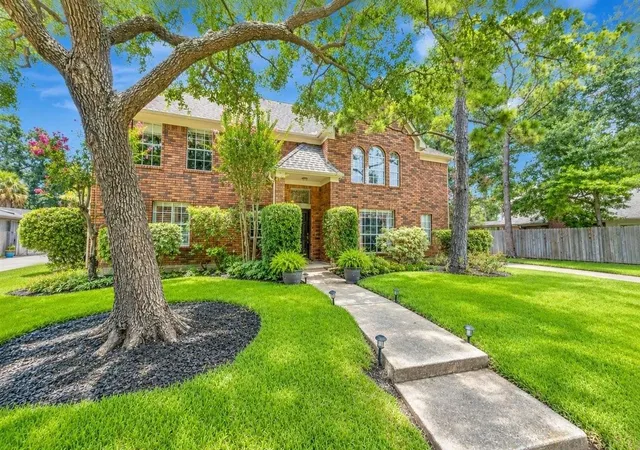 Photo 1 of Single family home for sale at 2031 Hillside Oak Ln, Houston, TX 77062 | MLS# 63946863 | Listing updated on 2026-07-31