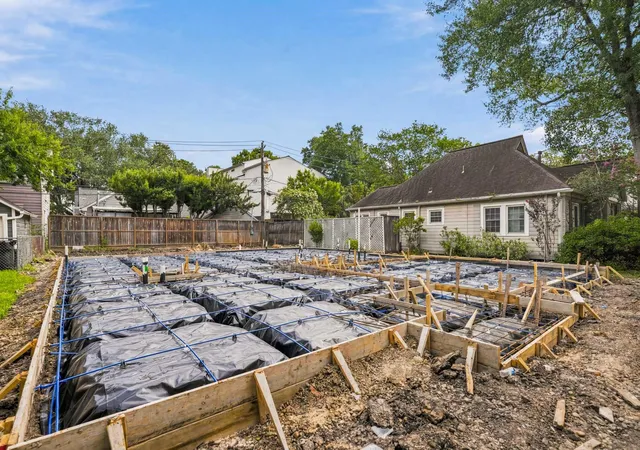 Photo 3 of Single family home for sale at 2336 Bartlett St, Houston, TX 77098 | MLS# 35587911 | Listing updated on 2026-08-14