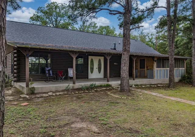 Homes for sale in Ledbetter, TX | 1555 Wildwood Rd, Ledbetter, TX 78946 | MLS# 18257345