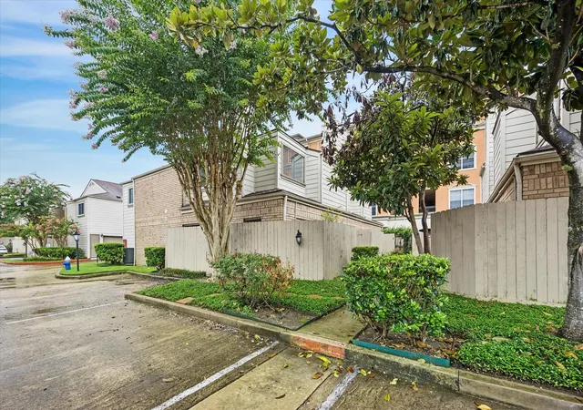 Photo 1 of Townhouse for sale at 1829 Augusta Dr #19, Houston, TX 77057 | MLS# 79824528 | Listing updated on 2026-09-19