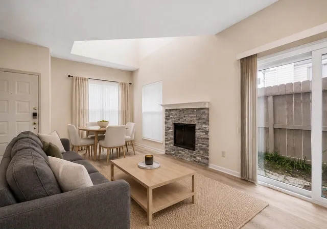 Photo 2 of Townhouse for sale at 1829 Augusta Dr #19, Houston, TX 77057 | MLS# 79824528 | Listing updated on 2026-09-19