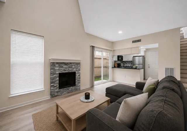 Photo 3 of Townhouse for sale at 1829 Augusta Dr #19, Houston, TX 77057 | MLS# 79824528 | Listing updated on 2026-09-19