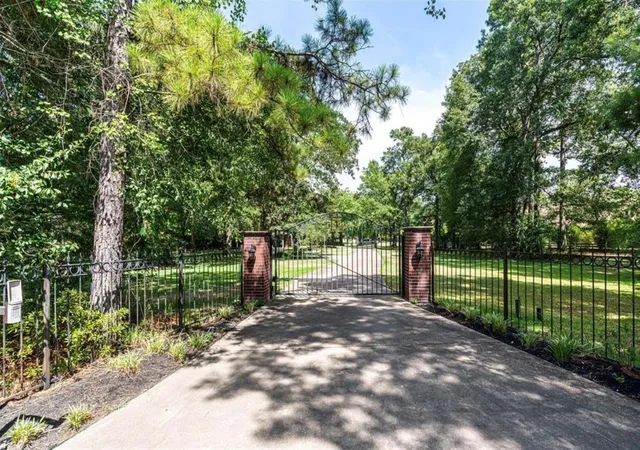 Photo 1 of Single family home for sale at 15567 Old Conroe Rd, Conroe, TX 77384 | MLS# 43744186 | Listing updated on 2026-06-21