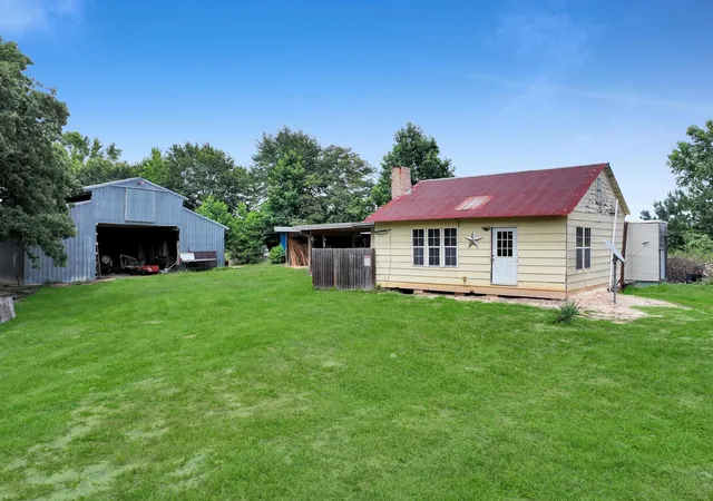 Homes for sale in Buffalo, TX | 8323 County Road 292, Buffalo, TX 75831 | MLS# 65800150