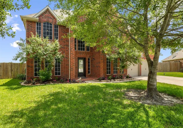 2nd image of 8206 Shady Grove St, Baytown, TX 77523 | MLS# 63805100