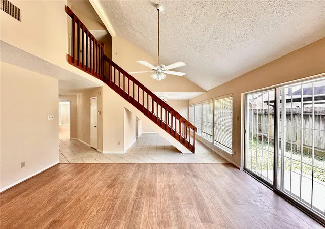 5th image of 6437 Chatham Island Ln, Houston, TX 77035 | MLS# 29971710