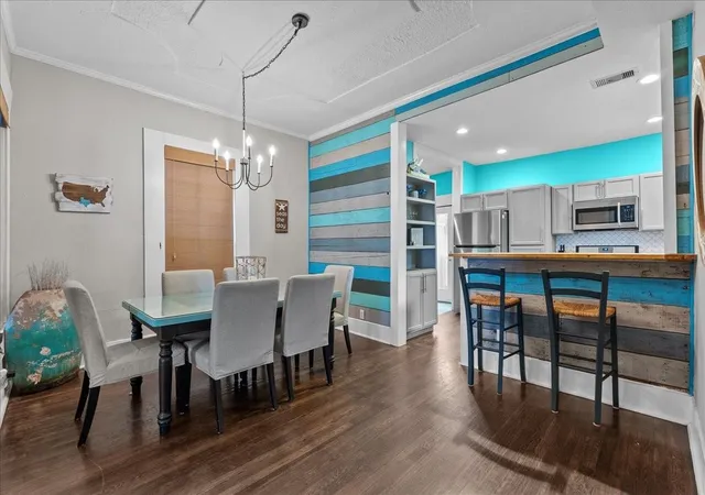 Listing Photo 5 - Condo for sale in building located at 1310th Ave N 1/2, Galveston, TX 77550
