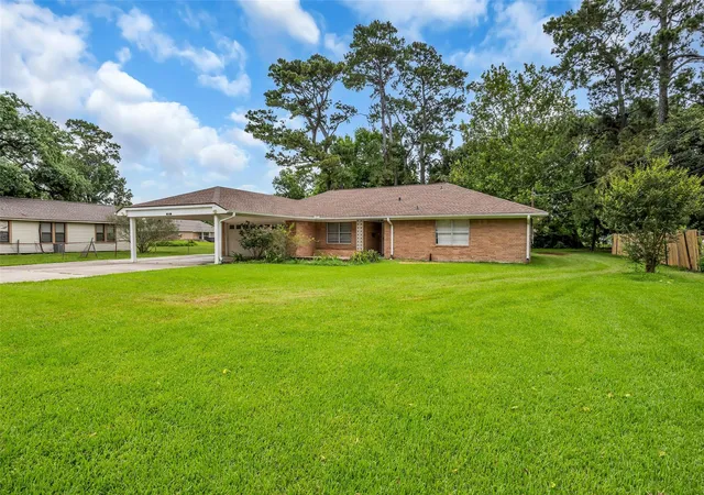 2nd image of 205 N 8th St, Highlands, TX 77562 | MLS# 8213909